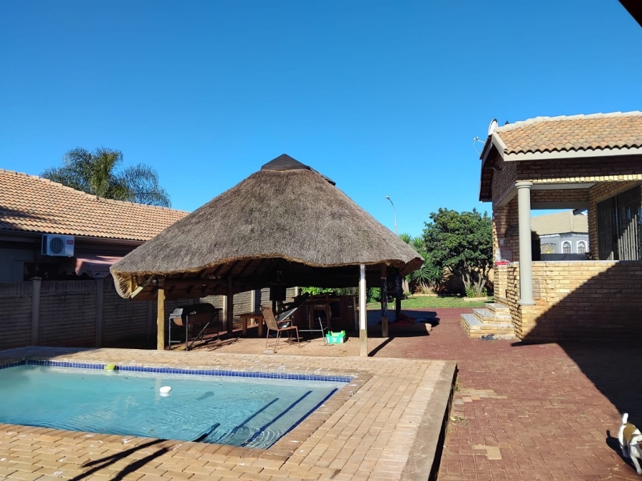 4 Bedroom Property for Sale in Safari Gardens North West